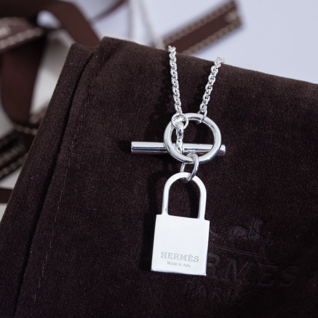 HERMES KELLY PEDANT SILVER