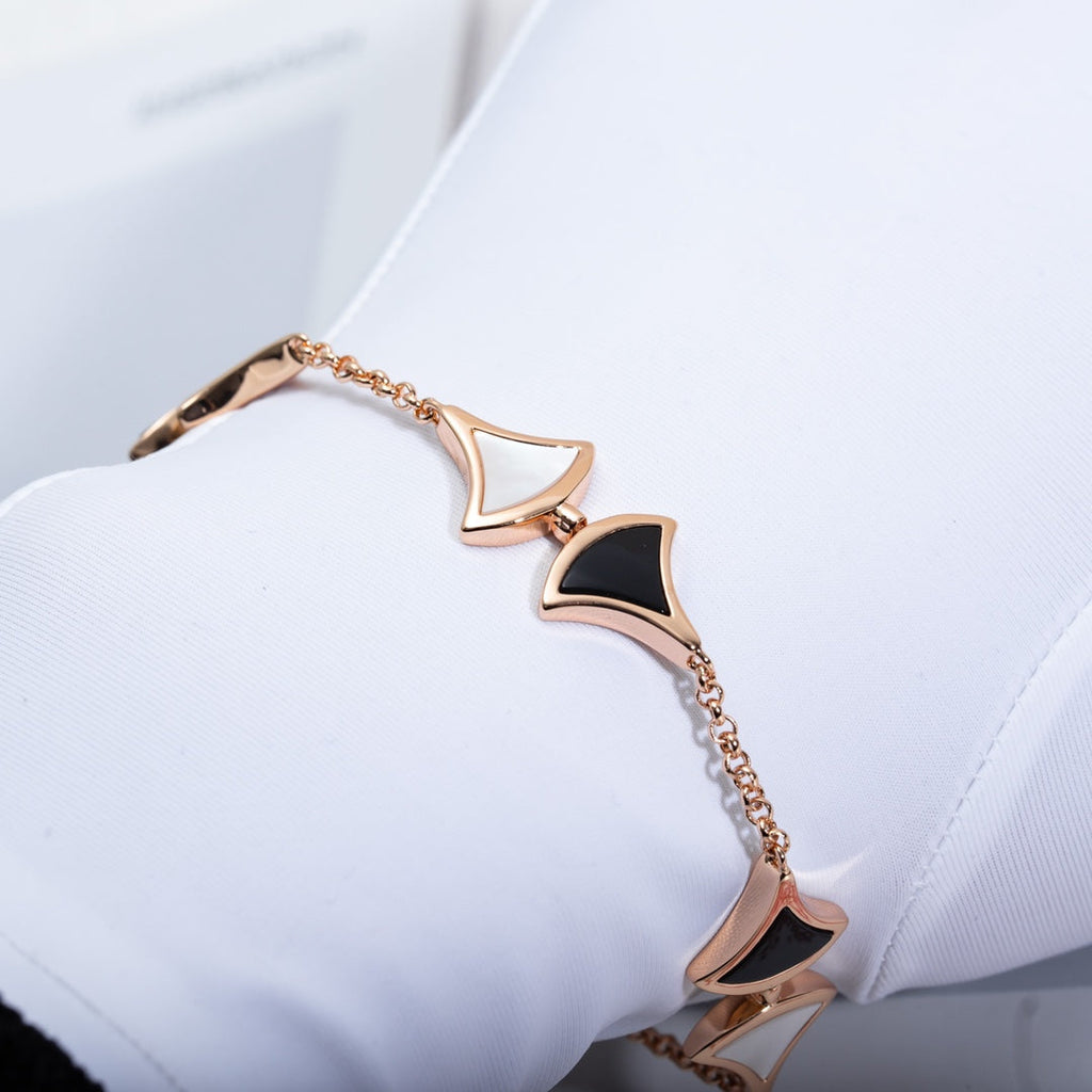 BVLGARI DREAM MOP AND ONYX BRACELET PINK GOLD