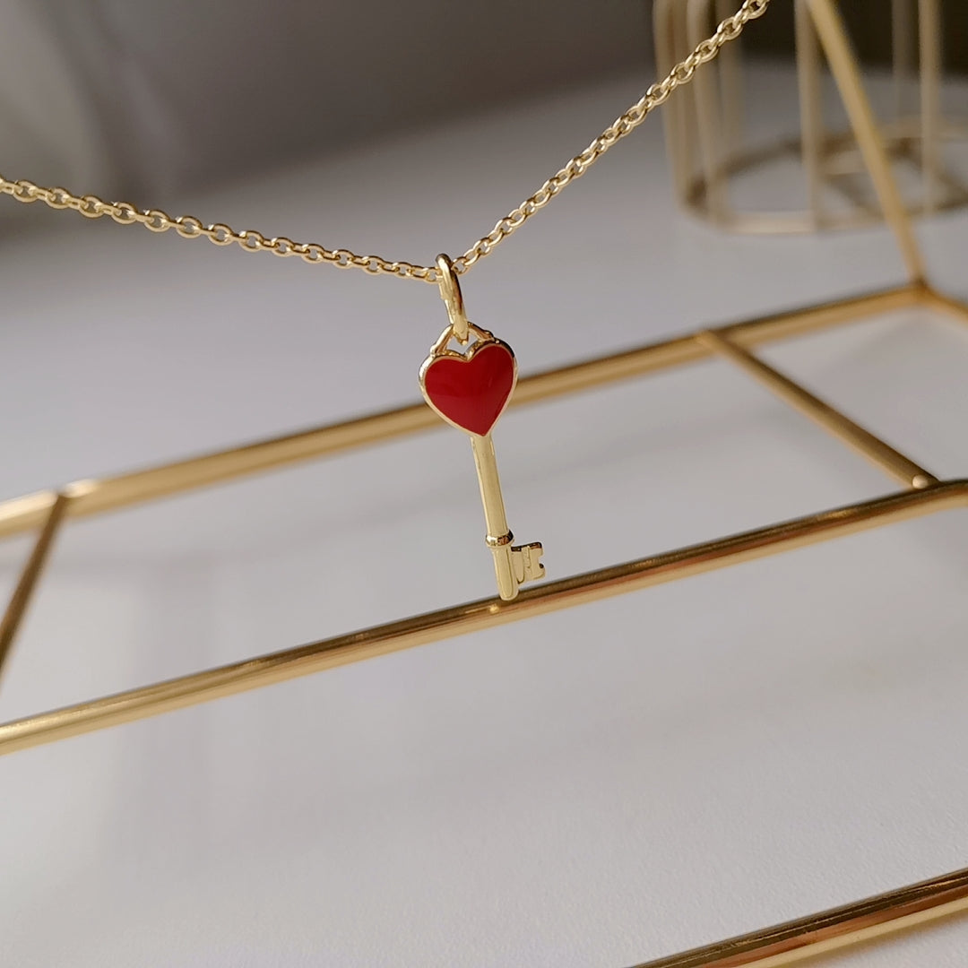 TIFFANY KEY PEDANT CARNELIAN HEART GOLD NECKLACE
