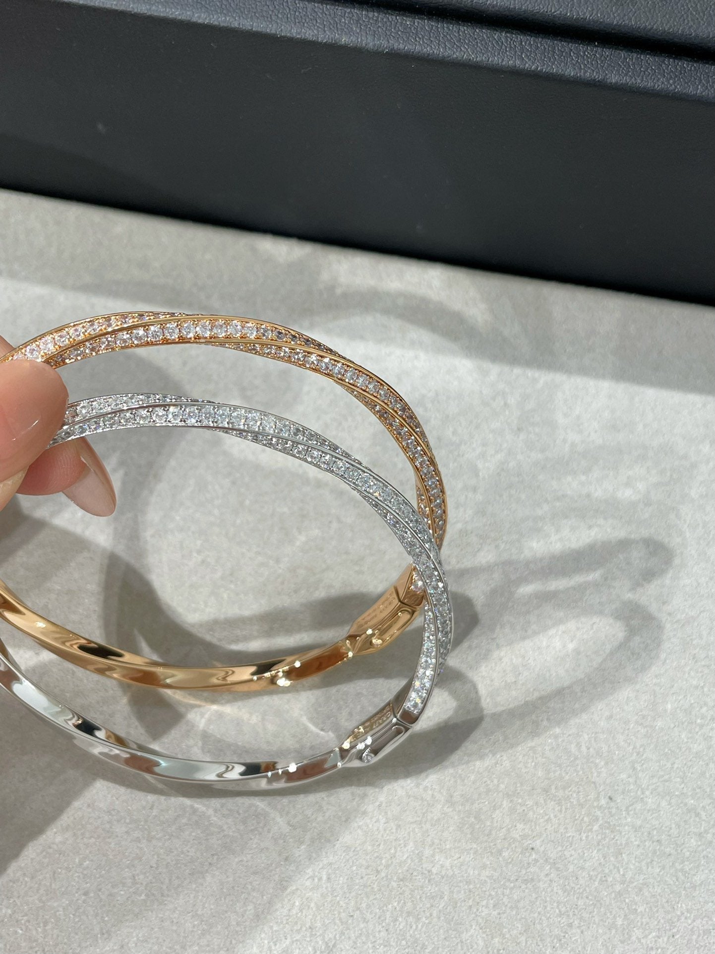 GRAFF GRA SPIRAL DIAMOND PAVED BRACELET