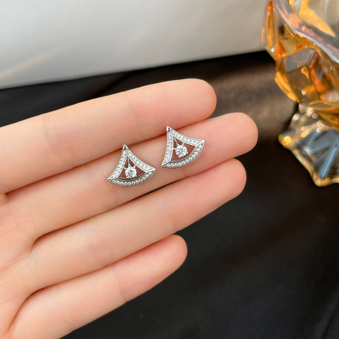 BVLGARI DREAM MINI DIAMOND STUD EARRINGS