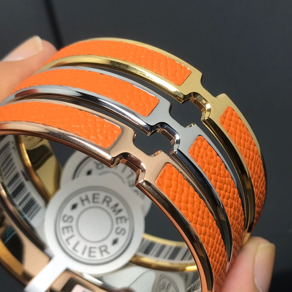 HERMES H Pig Nose Orange Bracelet