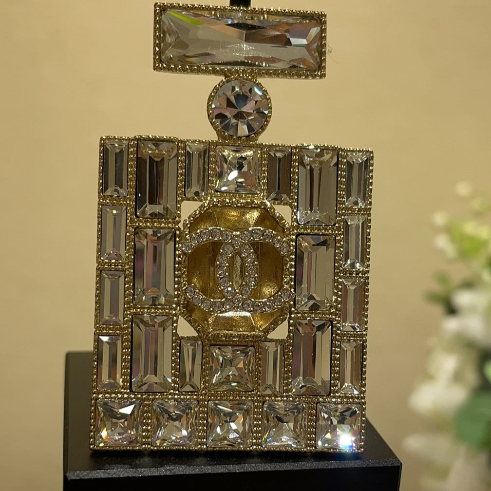Chanel Brooch Gold 162676