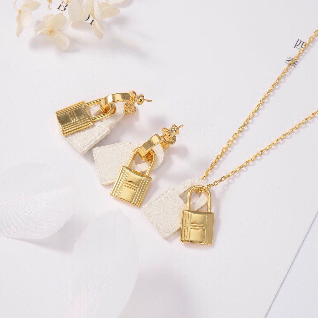 HERMES O'KELLY GOLD NECKLACE