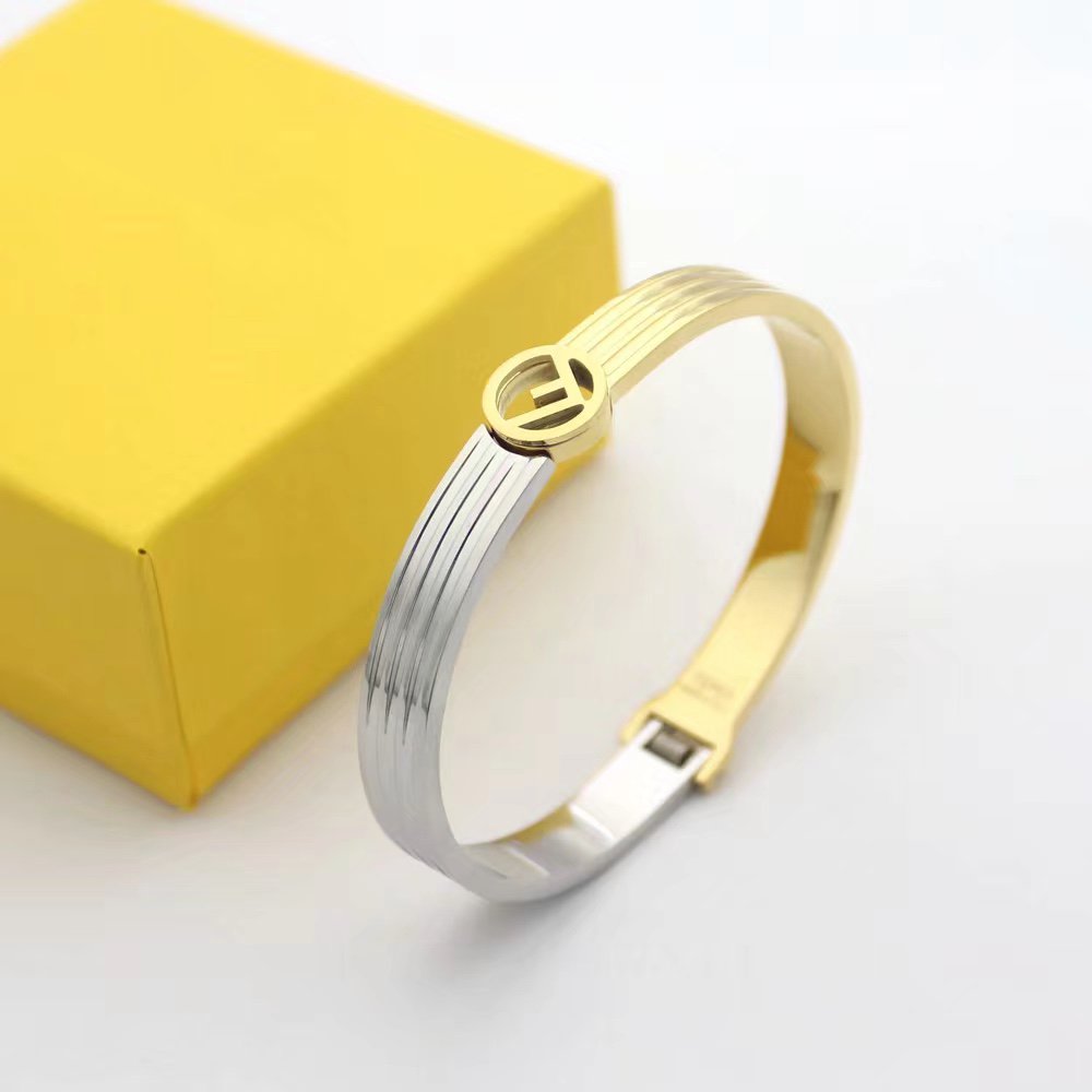 FENDI F LOGO BRACELT