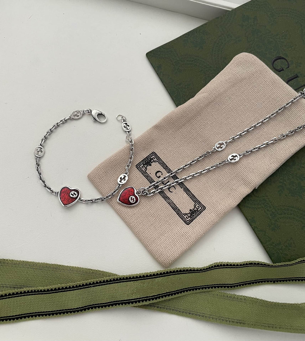 GUCCI GG HEARTS STERLING SILVER RED ENAMEL PENDANT NECKLACE