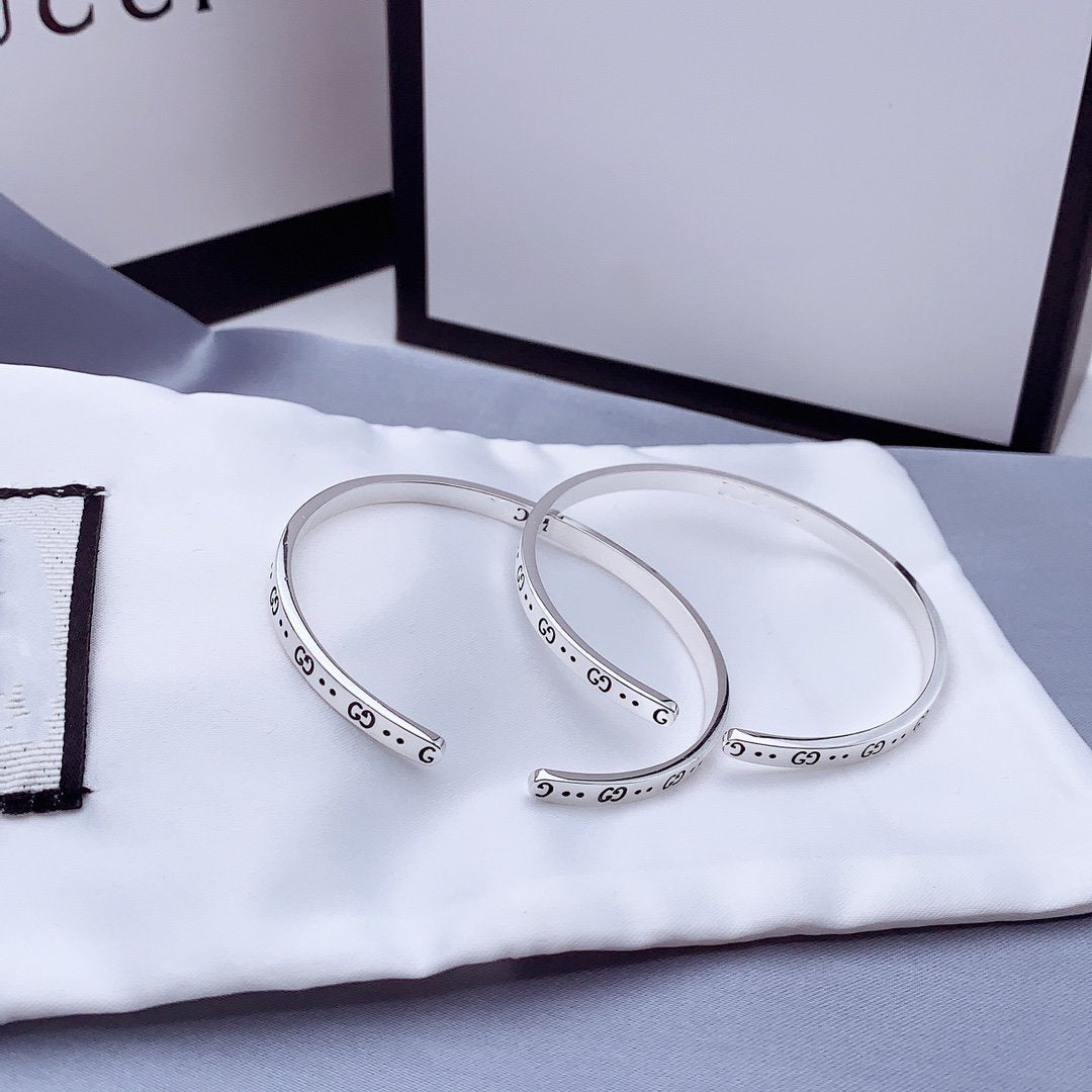GUCCI GG ICON SILVER BANGLE BRACELET