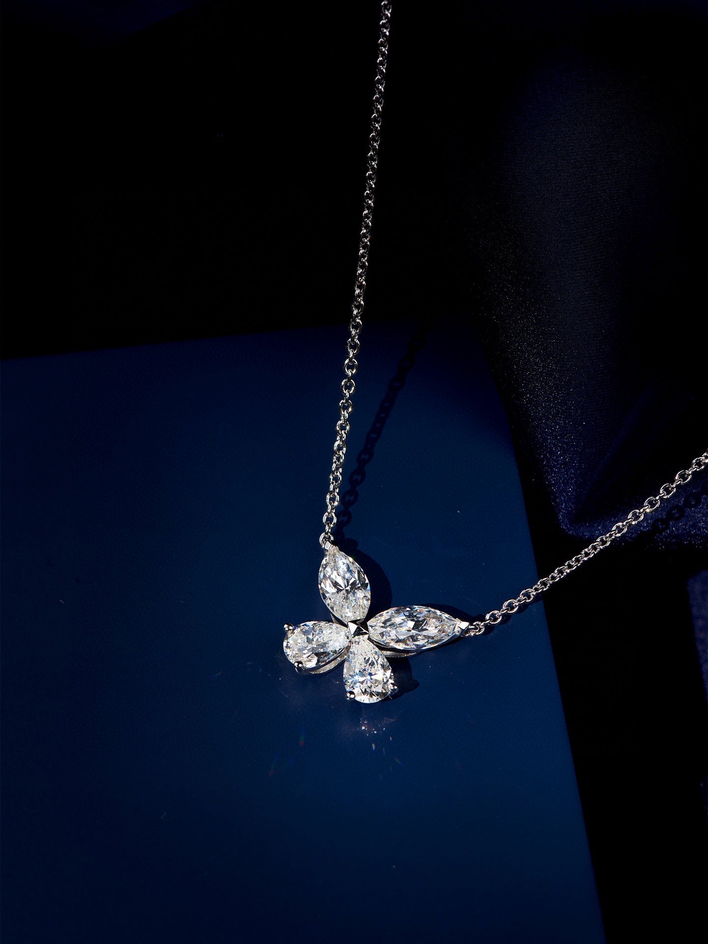 GRAFF CLASSIC BUTTERFLY SILVER DIAMOND NECKLACE