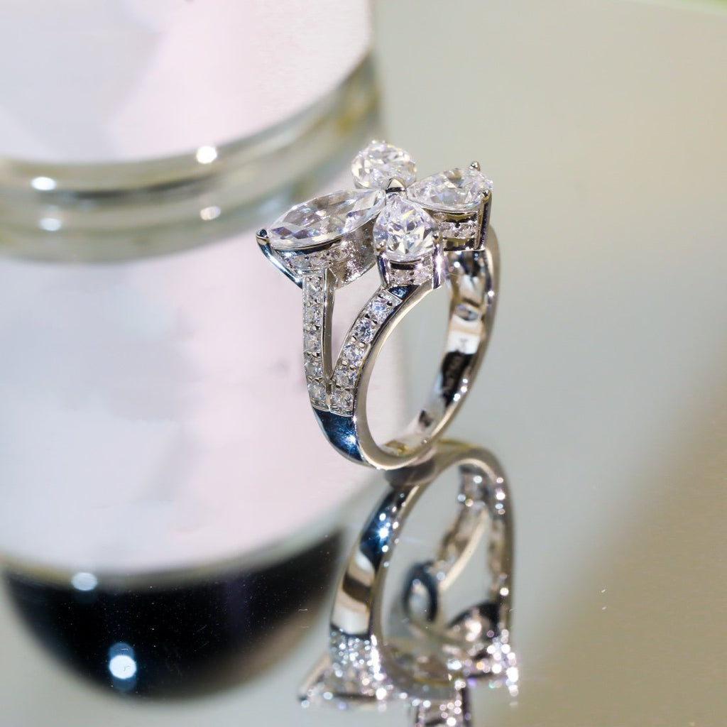 GRAFF BUTTERFLY CLASSIC SILVER DIAMOND RING