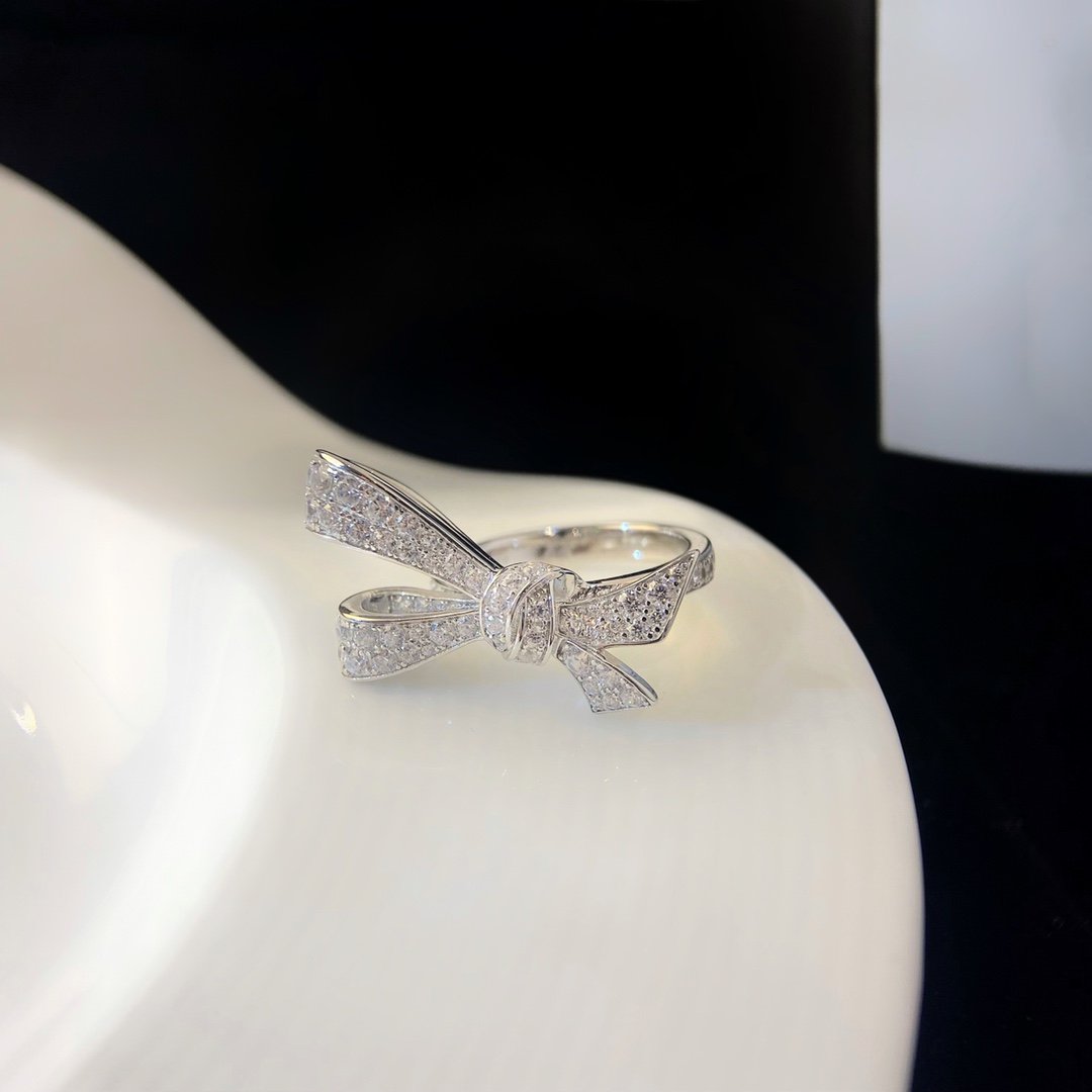 GRAFF TILDAS BOW SILVER DIAMOND RING