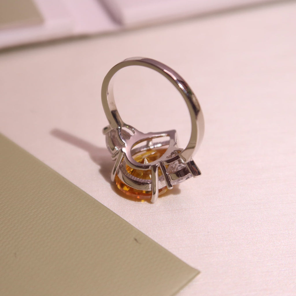 GRAFF PROMISE PEAR SHAPE YELLOW SILVER DIAMOND RING