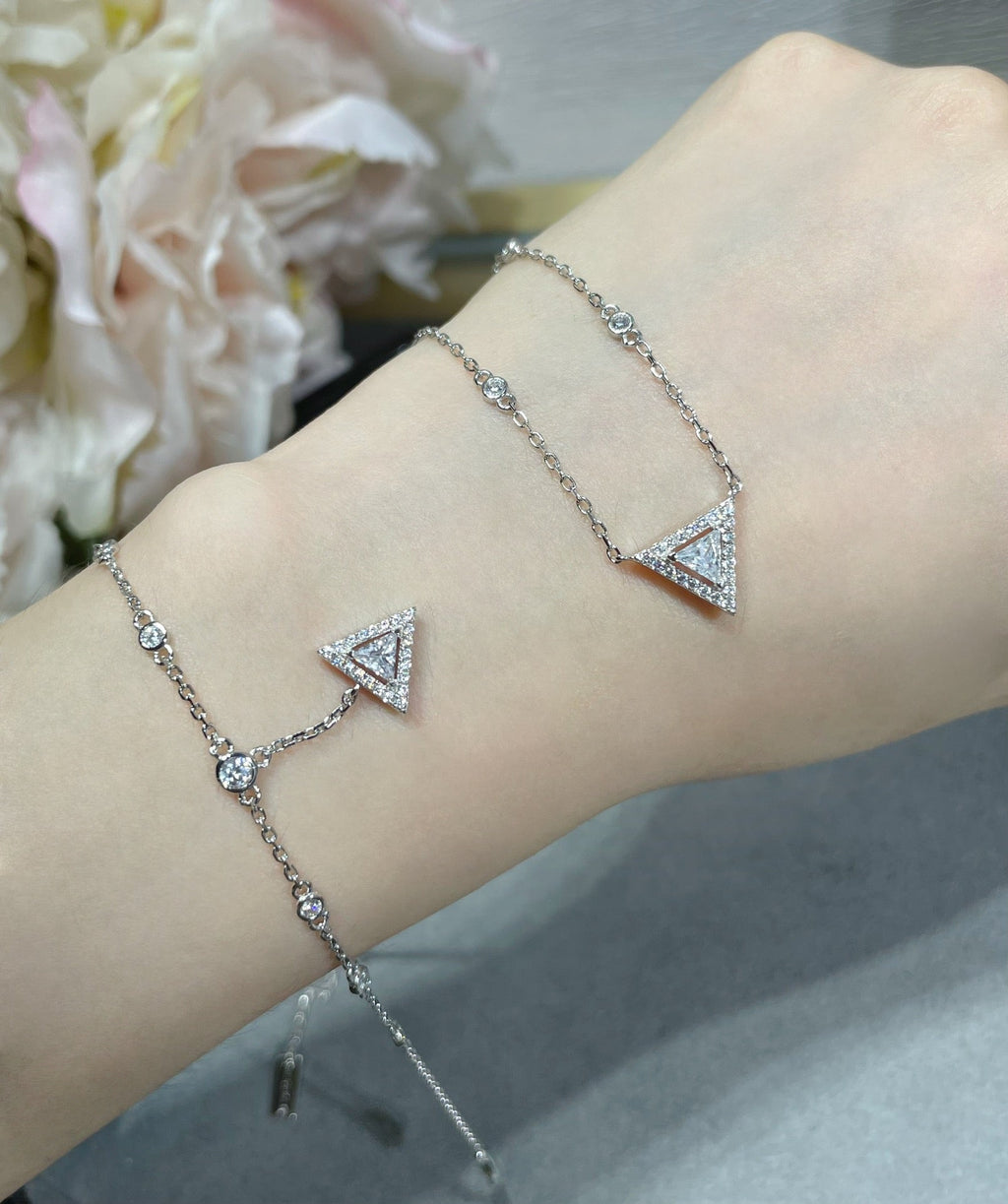 MESSIKA MESSIK TRIANGLE DIAMOND SILVER NECKLACE