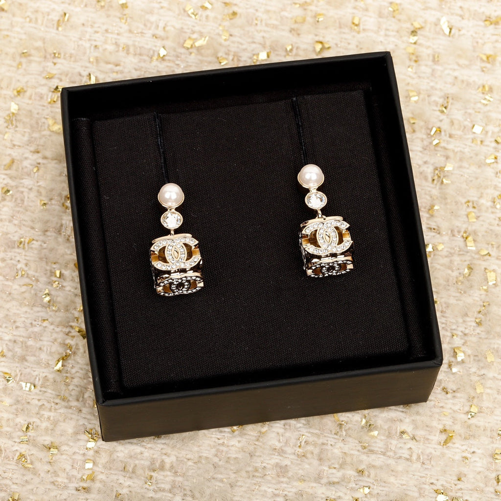 Chanel 23 Full Diamond Sieve Double C Gold Earrings